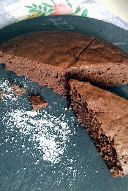 Gâteau moelleux au chocolat et à la noix de coco