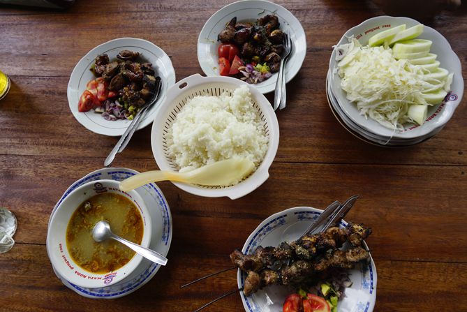 Hidangan sarapan di Sate Sor Talok Bantul