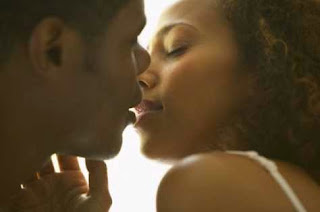 KISSING TIPS: 5 Simple Rules To Follow To Be A Great Kisser