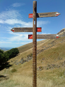 by E.V.Pita....St. James Way: from St Jean Pied de Port to Roncesvalles / por E.V.Pita.... El Camino Francés por los Pirineos a Roncesvalles / por E.V.Pita.... O Camiño por Roncesvalles