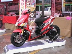 Modifikasi Motor Beat Merah