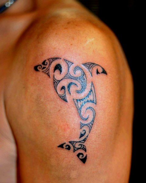 Dolphin-Tribal-Maori-Upper-Arm-Tattoo