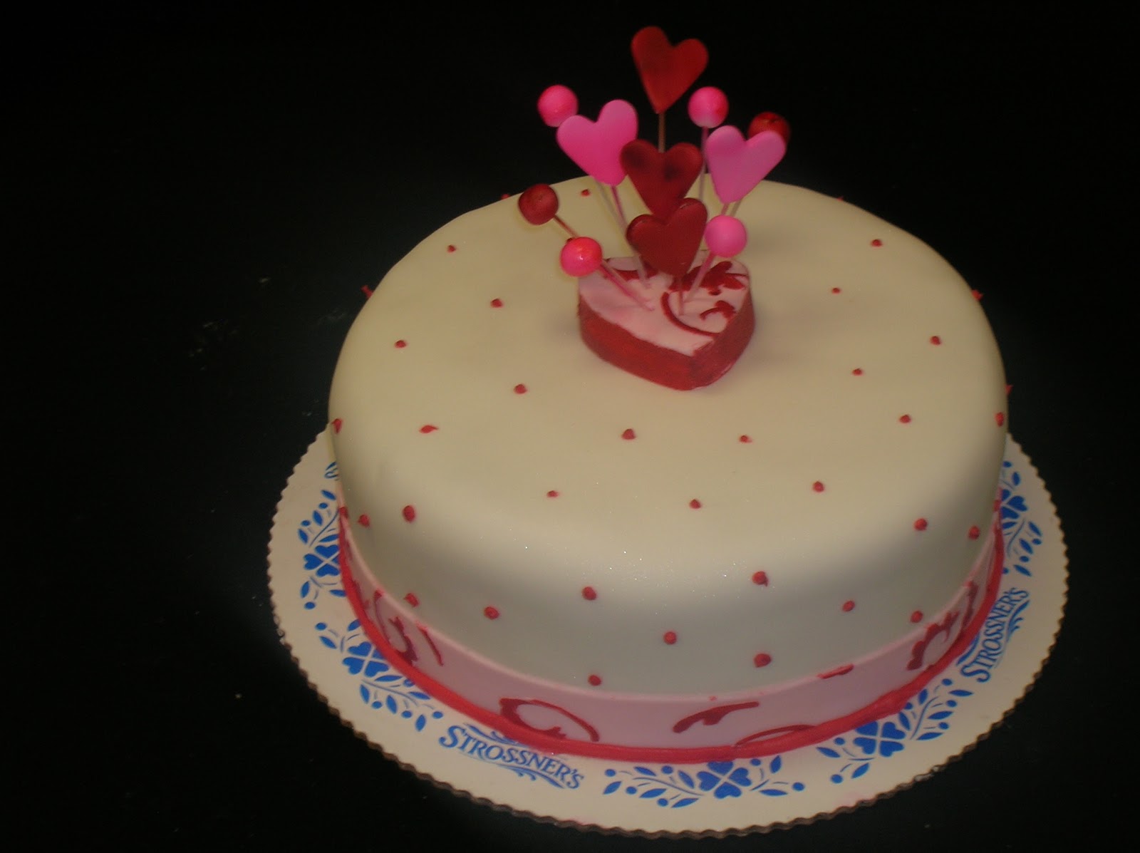 10. Valentine Day 2014 Cakes Picture - Latest New Cake Photo