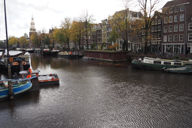 woonboten in de Kromme Waal, foto Jacques en Renske van den Bergh