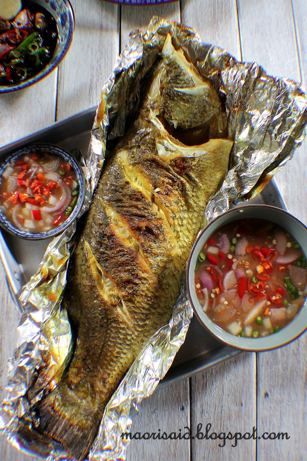 Mori's Kitchen: Ikan Bakar dengan air asam dan Kailan 