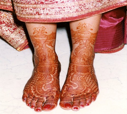 Labels Henna Designs on Feet Light Designs