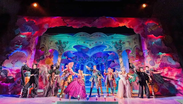 The full ensemble of Beauty and the beast panto at Mercury Theatre Colchester, press image