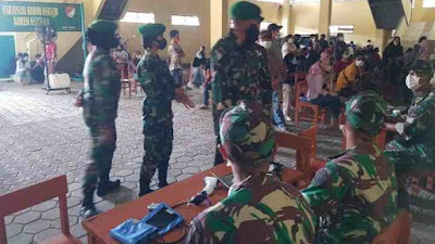 Tim Kesehatan Mabes TNI Turut Serta Dalam Serbuan Vaksinasi Di Wilayah Binaan Koramil 04 Cengkareng..