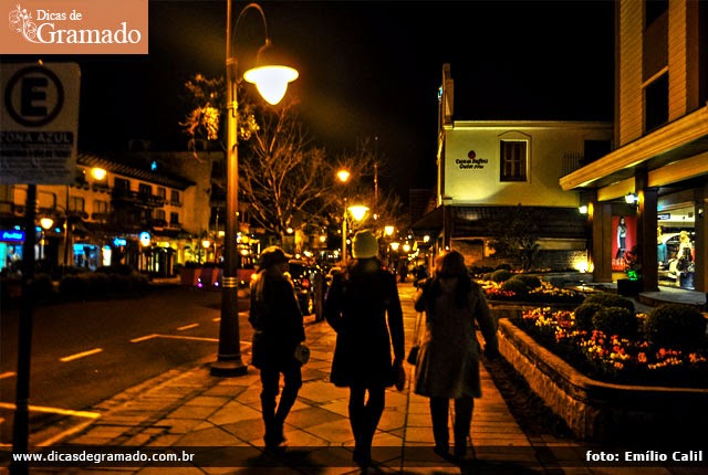 As noites em Gramado no inverno são bem frias. Leve roupas mais pesadas como casacos e botas.