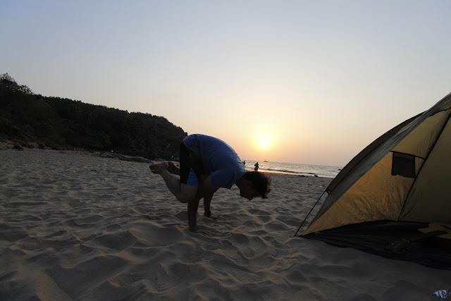 yoga-asana-at-kudle-beach