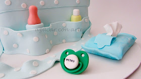 chupete, biberon, toallitas, pañales fondant