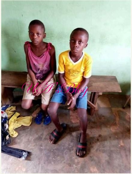 Kidnapper Caught With 2 Children In Imo, Beaten Mercilessly By Vigilante (Photos)