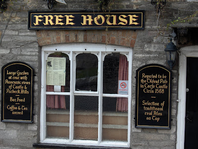 The Fox the oldest pub in Corfe Castle