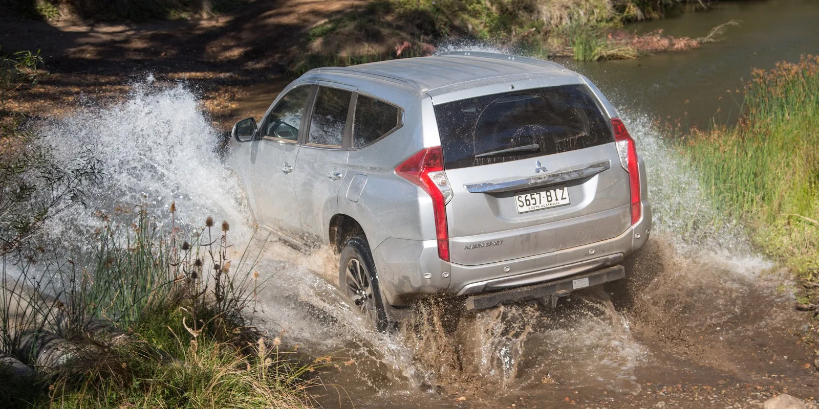  Đánh giá xe Mitsubishi Pajero Sport 2016