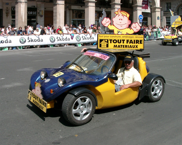 Tout Faire Matériaux caravan car, 2004 Tour de France, Rue de Rivoli, Paris