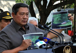 Sebelum kunjungan ke RS MMC, Presiden SBY mengadakan jumpa pers yang mengungkapkan adanya jaringan teroris.