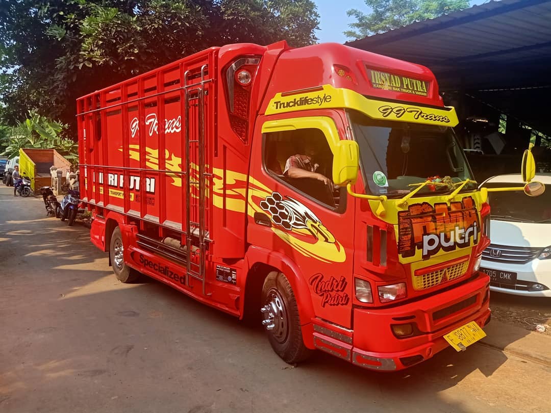 Modifikasi Truk Canter Warna Merah  Milik 99 Transport Siap 