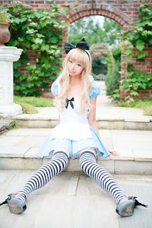 Alice in Wonderland Cosplay by Necoco