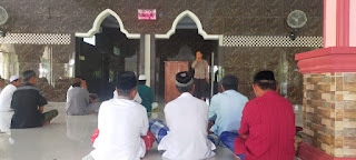 Kapolsek Cendana Lakukan Safari Jumat Disambut Antosias Oleh Jamaah Masjid