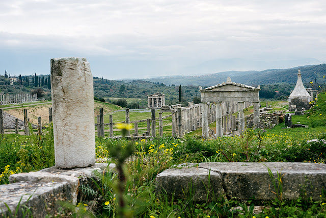 Το Γυμνάσιο και το Στάδιο βρίσκονται στη νότια πλευρά του αρχαιολογικού πάρκου, με θέα προς τον Μεσσηνιακό Κόλπο. © ΑΓΓΕΛΟΣ ΓΙΩΤΟΠΟΥΛΟΣ