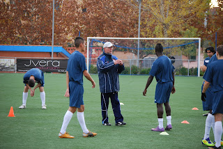 Entrenando a jugadores de futbol 2012