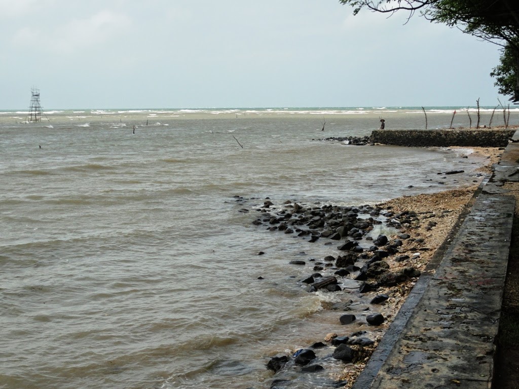 Pantai disepanjang Teluk Awur