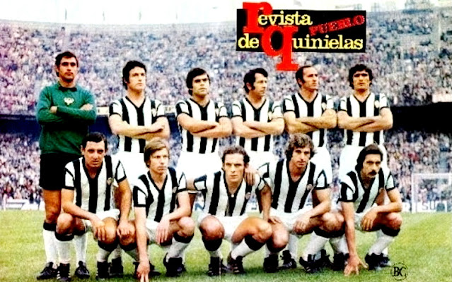 C. D. CASTELLÓN. Temporada 1973-74. Corral, Cayuela, Heredia, Cela, Óscar y Babiloni; Planas, Dumat, Clares, González y Félix. CLUB ATLÉTICO DE MADRID 0 C. D. CASTELLÓN 0 Domingo 11/11/1973. Campeonato de Liga de 1ª División, jornada 10. Madrid, estadio Vicente Calderón. GOLES: No hubo.