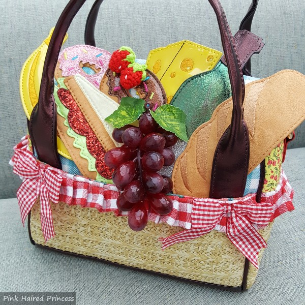 picnic basket themed handbag