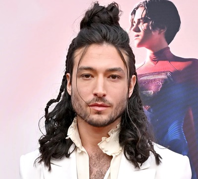 Ezra Miller Biography, Age, Height, Wife, Children, Girlfriend, Net Worth, Songs, Movies, TV Shows, Facts & More