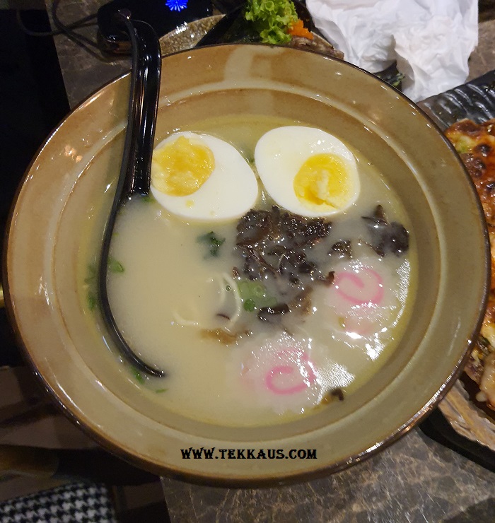 Tori Ramen Shiro Dashi Soup (Chicken Ramen Soup)