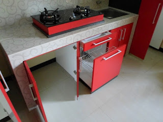 furniture semarang Kitchen Set Lurus Warna merah Pintu Hidrolis Alumunium