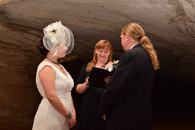Wedding photography at the Longhorn Cavern State Park