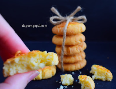 Cheesy Cookies or Cheese Cookies by dapurngepul.com