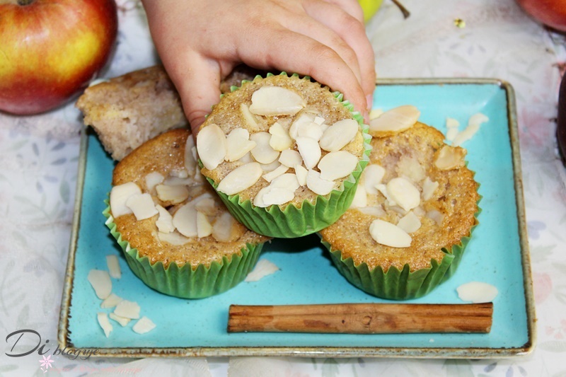 Muffinki z jabłkami i olejem kokosowym