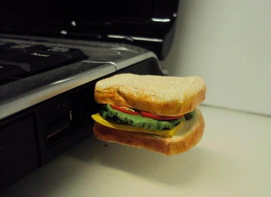 Sandwich USB flash drive