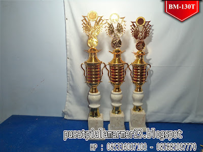 piala figur garuda