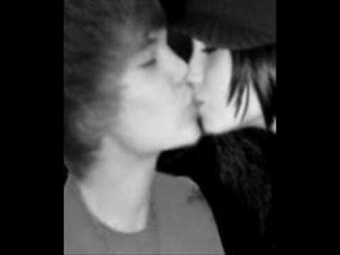 Justin Bieber y Selena Gómez, besos y caricias en el Caribe (2011)