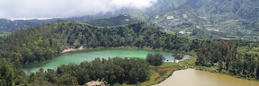 Batu Ratapan Angin merupakan sebuah Batu pandang yang terdapat di Dieng atau tepatnya di a Legenda Batu Ratapan Angin di Dieng