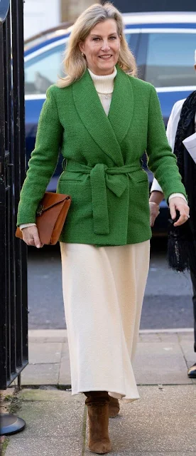 The Duchess of Edinburgh wore Linda emerald-green wool blend blazer by Giuliva Heritage. N. Peal cashmere jumper, Gabriela Hearts skirt