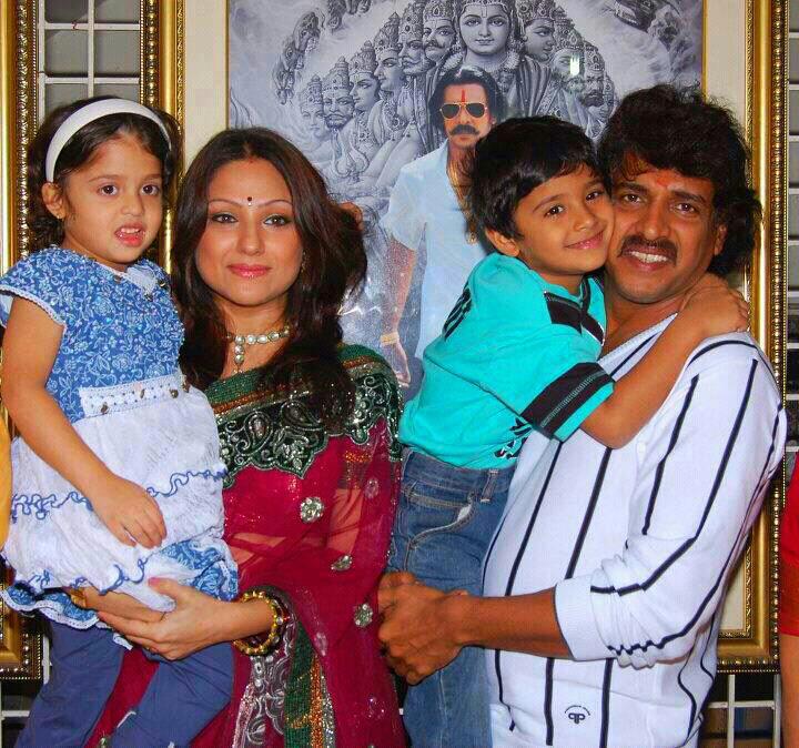 Kannada Actor Upendra with Wife Priyanka Upendra, Kids Son Ayush & Daughter Aishwarya | Kannada Actor Upendra Family Photos | Kannada Actor Upendra Real-Life Photos