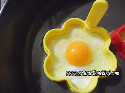 Tavada Silikon Kalıplarda Hazırlanan Şekilli Yumurtalar