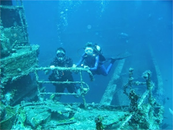 Dive The Antilla Shipwreck 