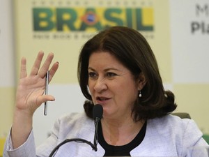 Salário mínimo previsto para 2014 será de R$ 722,90, diz ministra