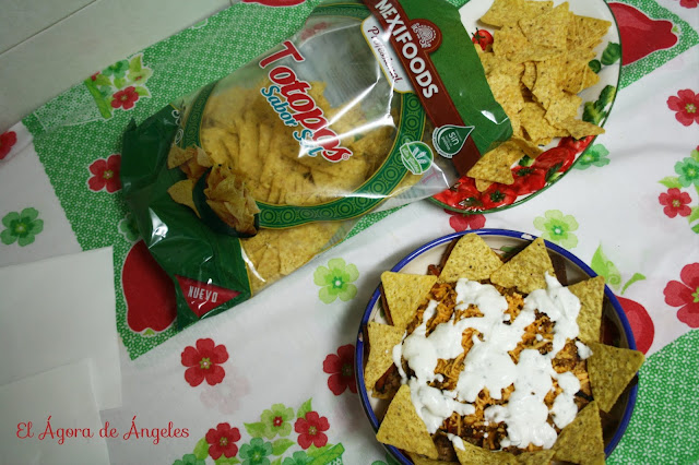 totopos, nachos con carne