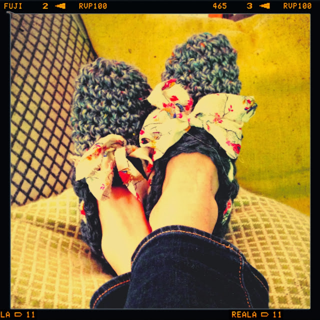 knitted slippers, woolen slippers with bow