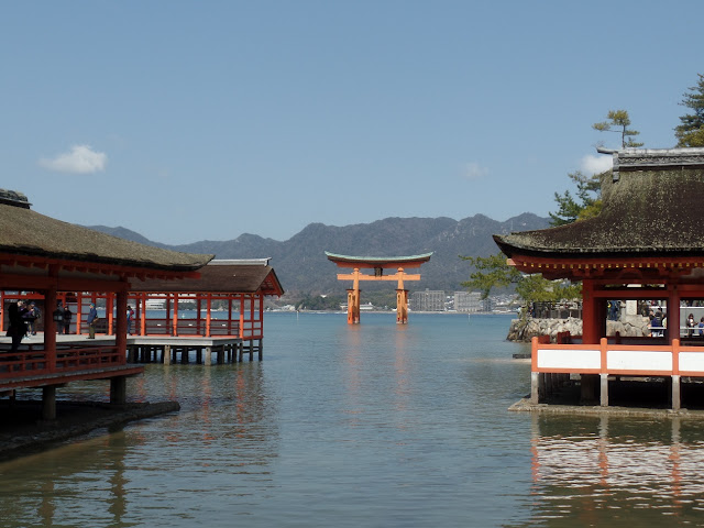 hiroshima miyajima itsukushima shrine torii
