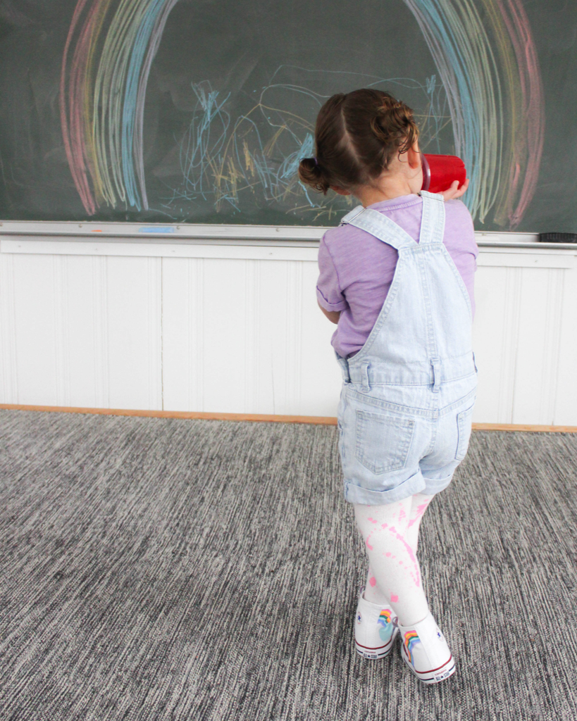 These DIY Boden inspired rainbow shoes are so cool! Perfect for celebrating spring! 