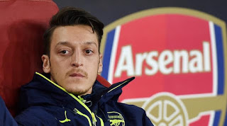 Riedle: United Tidak Berhak Atas Ozil