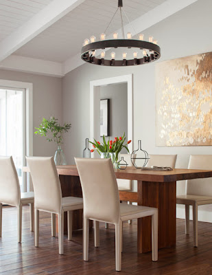 dining area in elegant style and having a classic round lamps