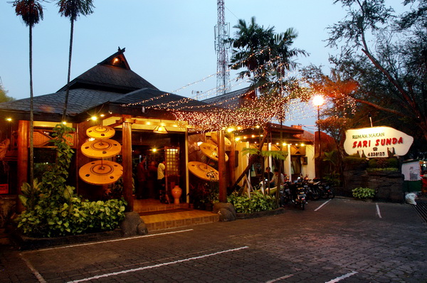 Welcome to Rumah Makan Sari Sunda: Tentang